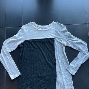 VINCE Long sleeve T-shirt, white/grey/charcoal geometric design "XS"